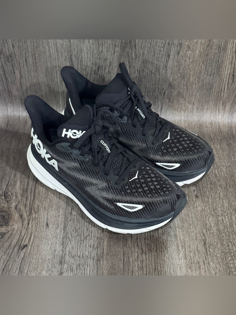 Hoka Clifton 9 Womens 7 Black Sneakers